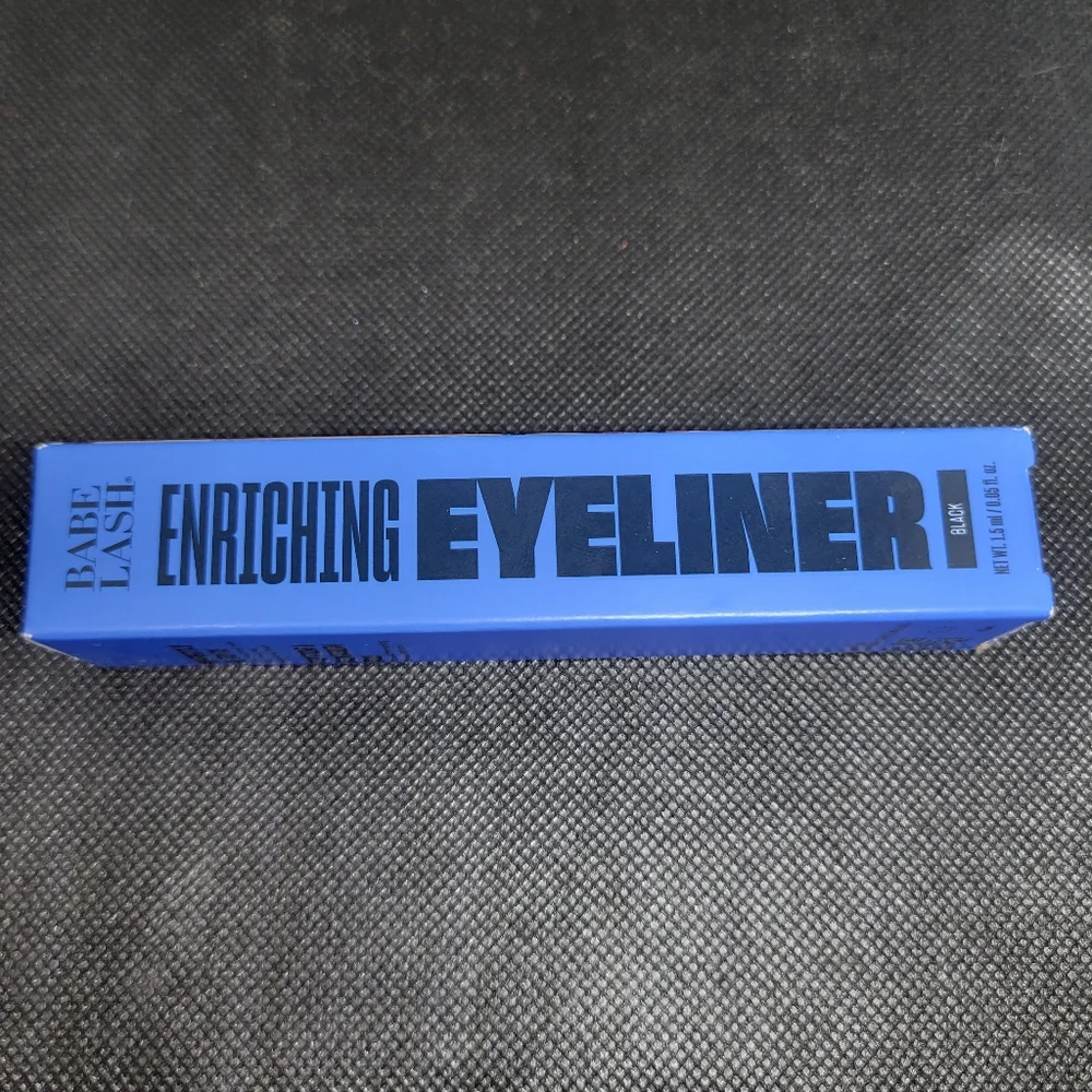 ⭐️ Babe Lash Enriching Eyeliner SMUDGE-PROOF AND GOOD FOR LASHES